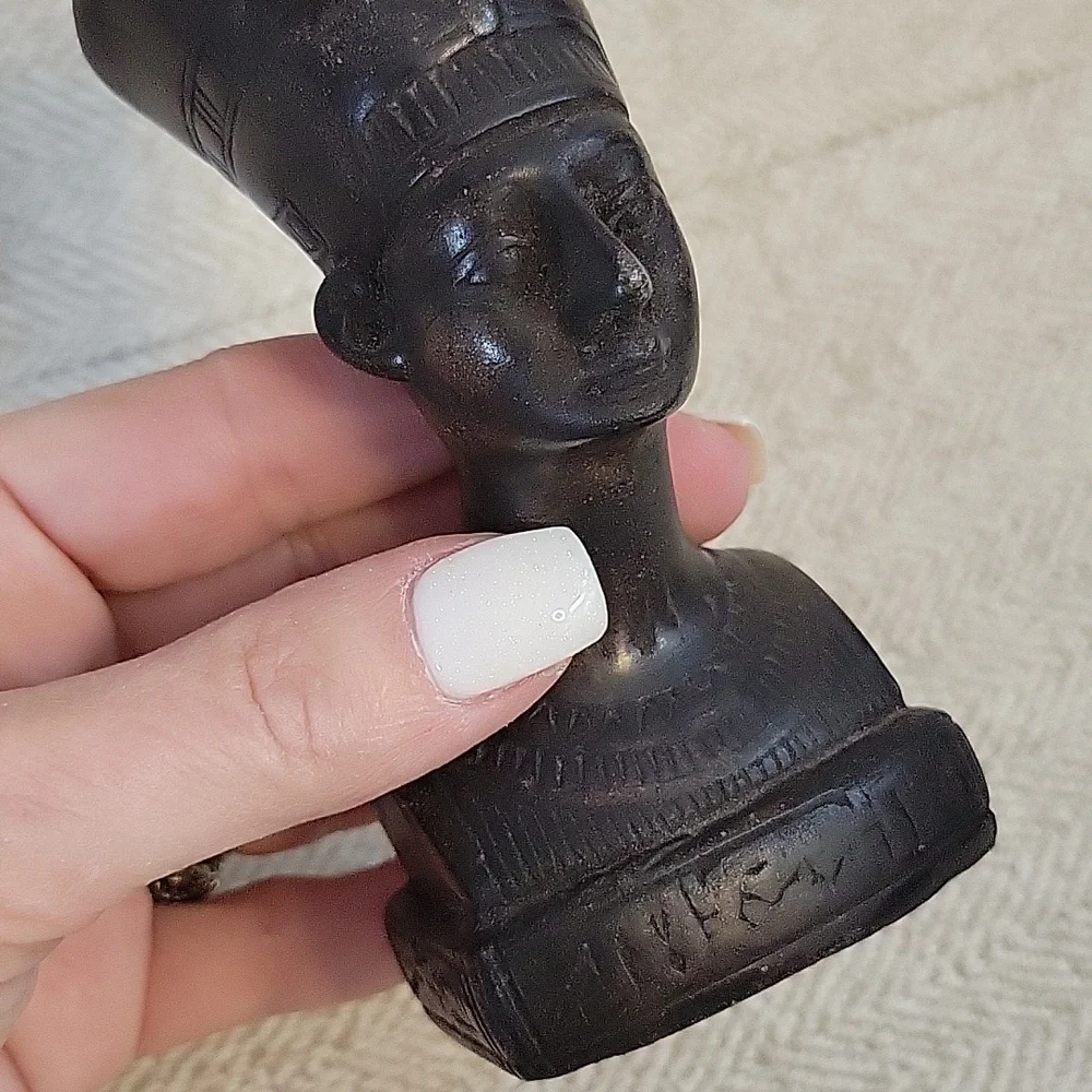 NEFERTITI Black Egyptian Bust Sculpture - Picture 6 of 8
